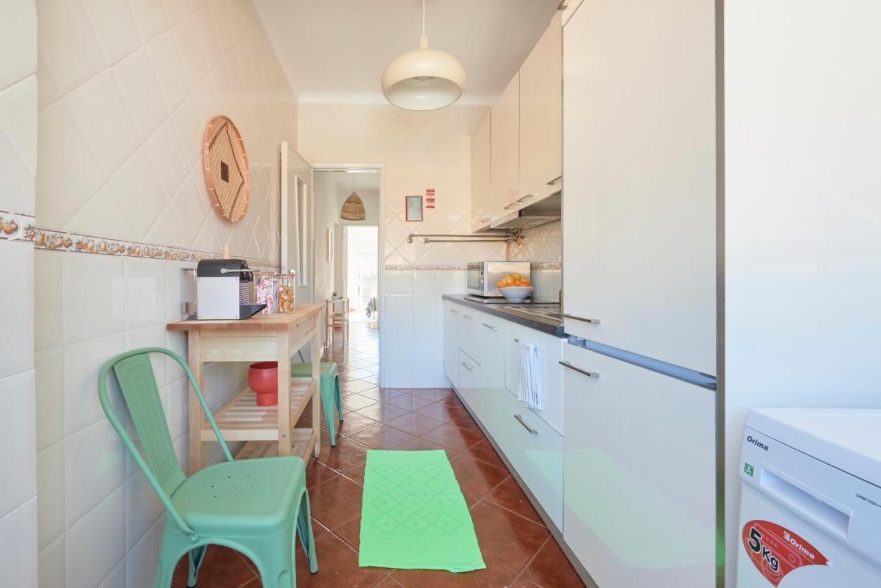 Central & Sunny 2Br Apt Near Beach, By Timecooler Setubal Exterior photo